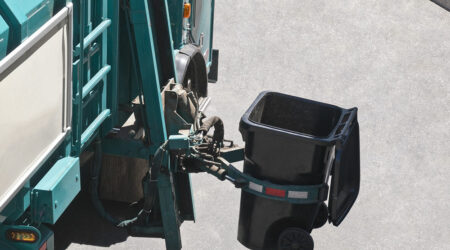 7 factors to consider for choosing trash pickup services