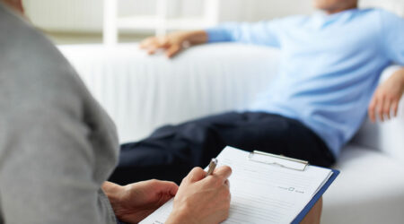 Understanding the difference between a psychiatrist and psychologist