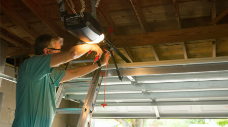 5 signs of a faulty garage door