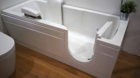 Walk-in bathtubs for seniors – Types, benefits, and cost