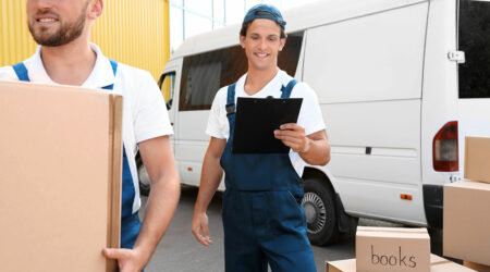 8 tips to choose the right movers