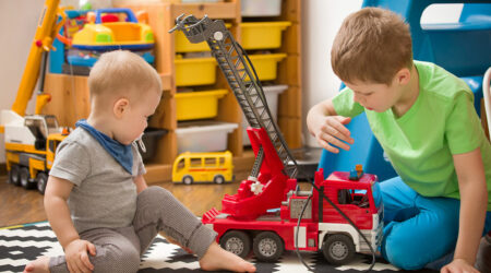 Types of toys and tips to choose the right ones for kids